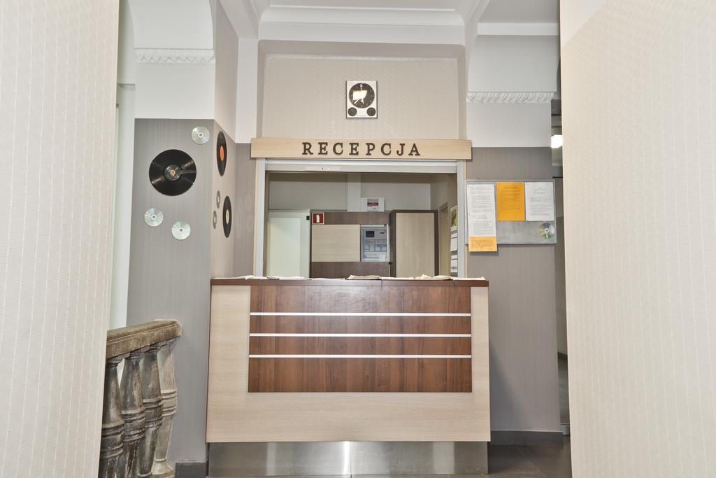 Dom Studencki Akademia Muzyczna Vandrarhem Krasków Exteriör bild