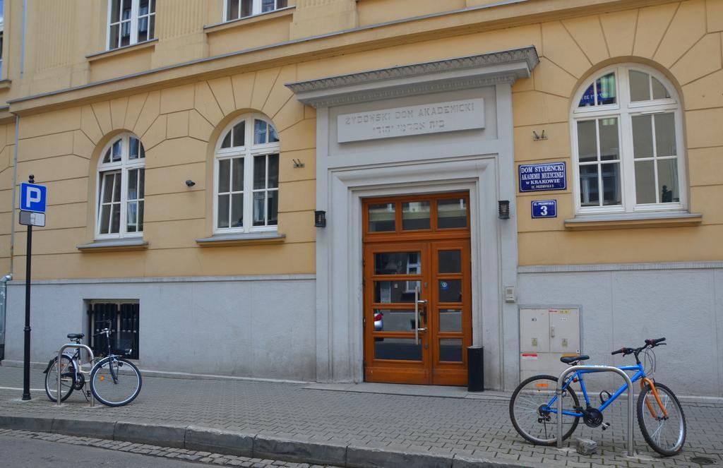 Dom Studencki Akademia Muzyczna Vandrarhem Krasków Exteriör bild